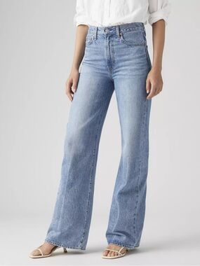 Levi’s Size 25 Ribcage Wide Leg Jeans